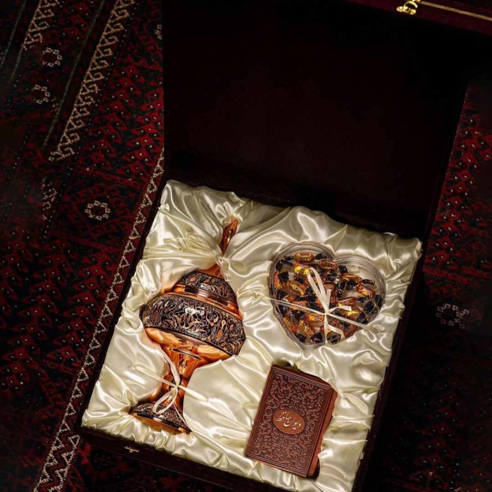 ست هدیه یلدایی - ست هدیه یلدایی همراه با شکلات خوری - هنر نصف جهان