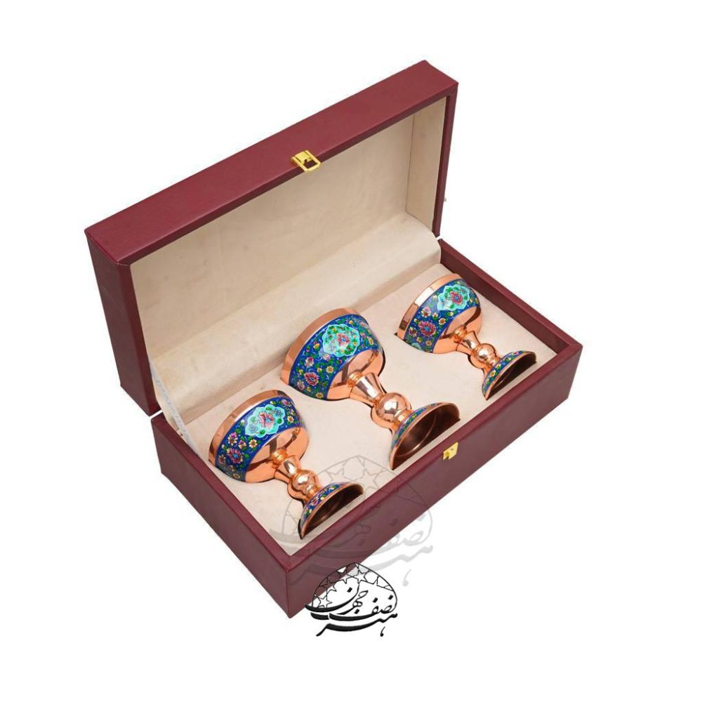 ست سه تیکه دو عدد سنگاب 20cm مس پرداز و یک عدد سنگاب 24cm مس‌و‌پرداز داخل جعبه چرمی بسیار زیبا